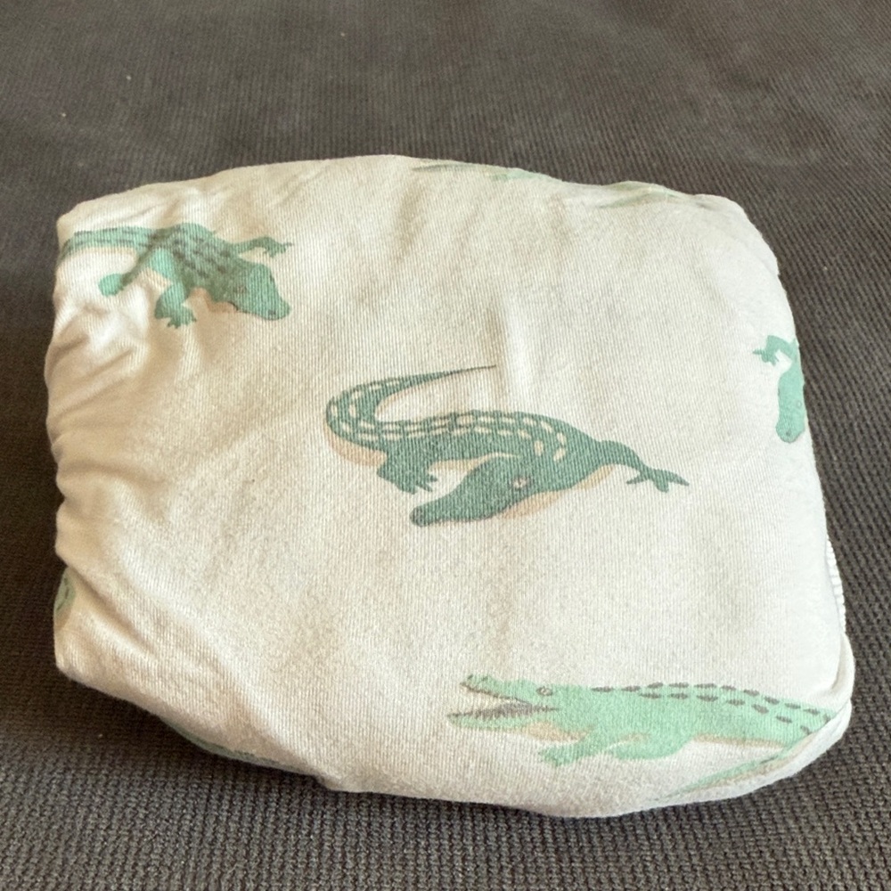 Kyte baby- crocodiles crib sheets